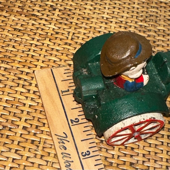 Vintage Looney Tunes Porky Pig Green Tractor 3” Tall Cast Iron Country Figurine - Picture 11 of 12